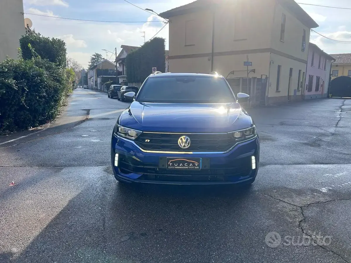 Usata VW T-Roc R-line 300 CV (220 kW) 2020 Blu SUV