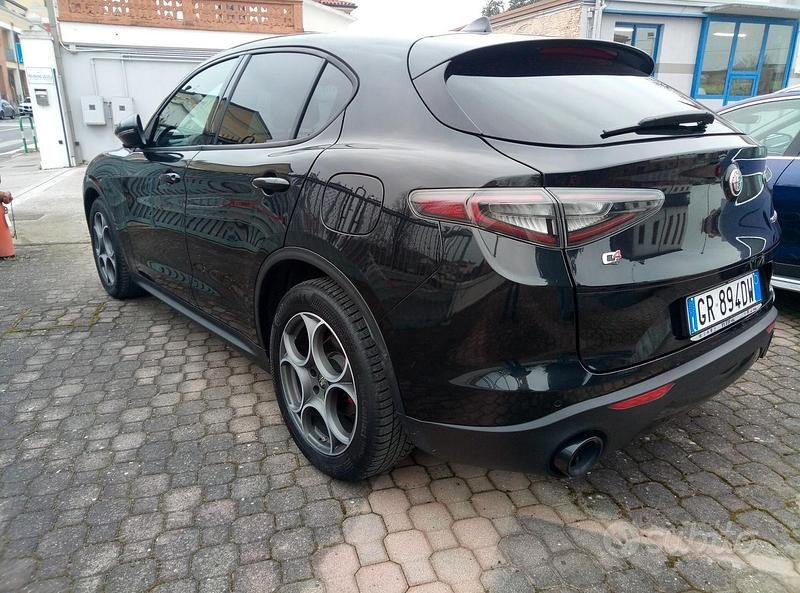 Usata Alfa Romeo Stelvio Sprint 210 CV (154 kW) 2023 Nero SUV