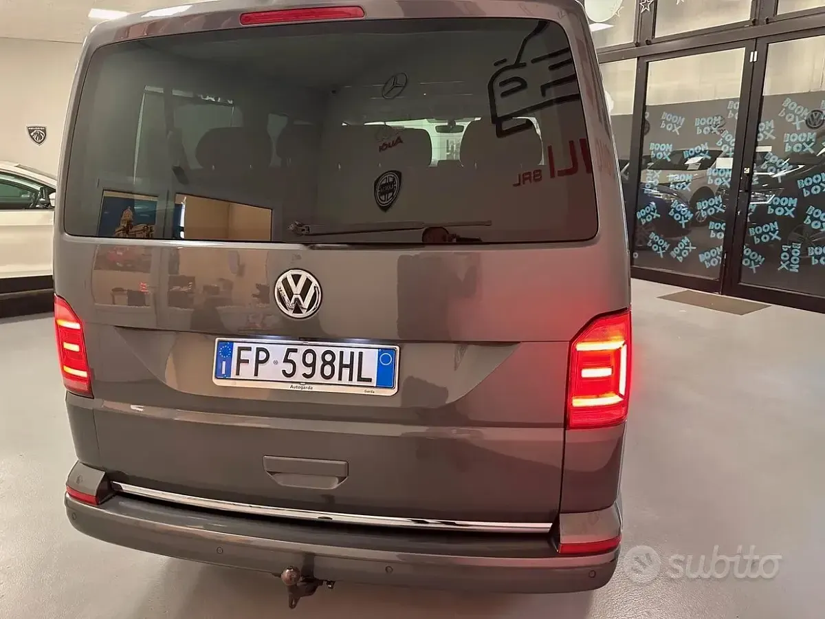 Usata VW Caravelle 150 CV (110 kW) 2018 Grigio Furgone