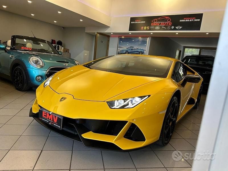 Usata Lamborghini Huracán 640 CV (470 kW) 2021 Giallo Coupé