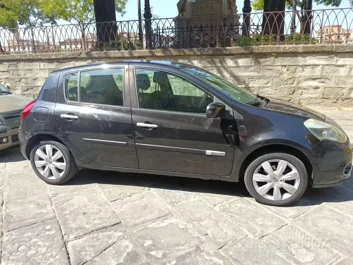Usata Renault Clio II 101 CV (74 kW) 2010 Nero Berlina