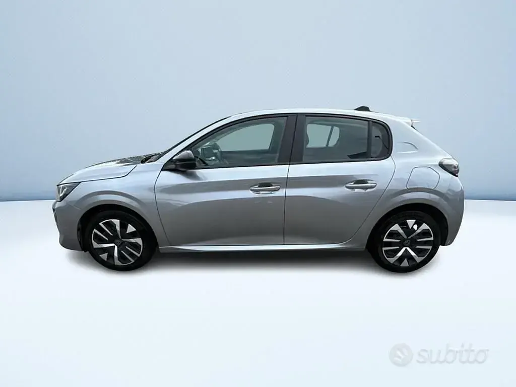 Usata Peugeot 208 Style 75 CV (55 kW) 2024 Grigio metallizzato Utilitaria
