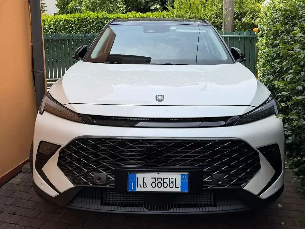 Usata Tiger Six 177 CV (130 kW) 2025 Bianco SUV