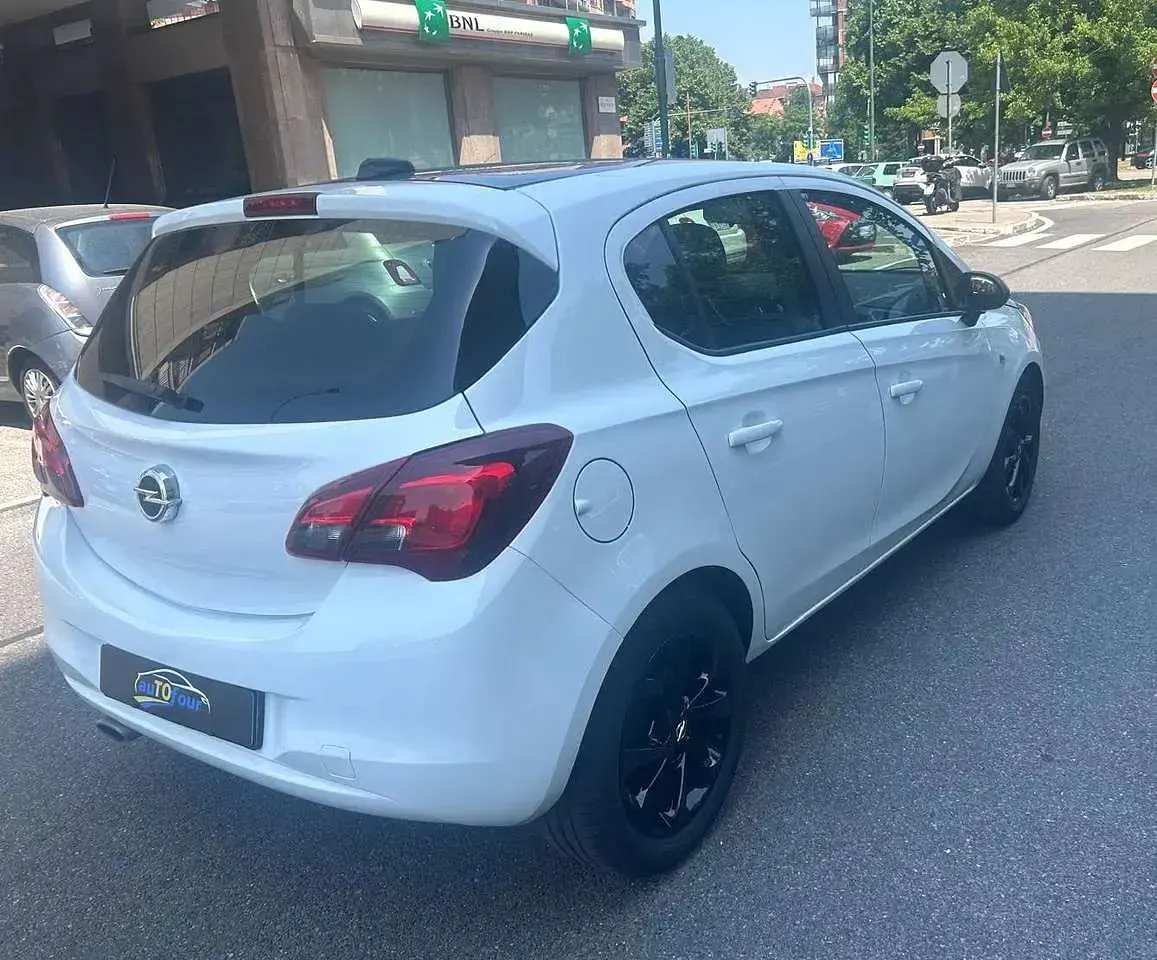 Usata Opel Corsa 69 CV (50 kW) 2018 Bianco+tetto nero Utilitaria