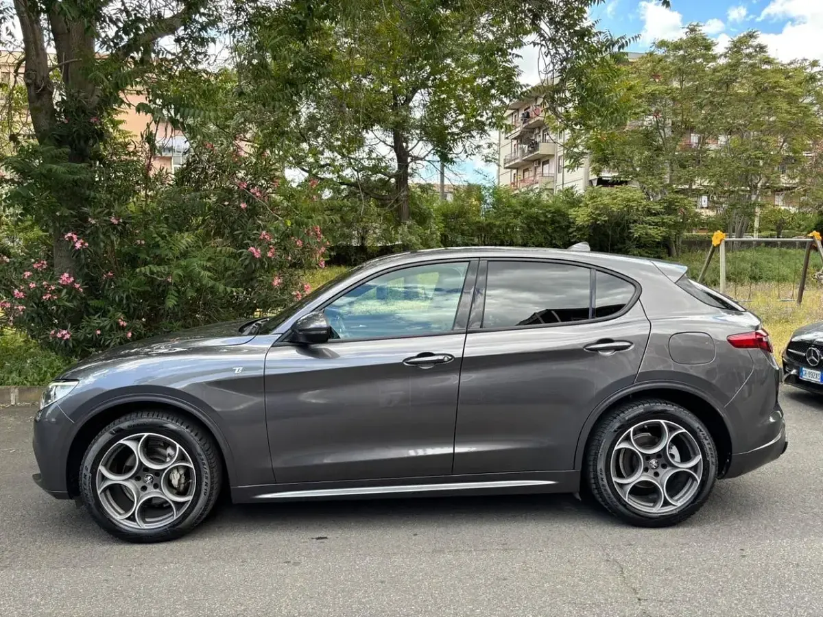 Usata Alfa Romeo Stelvio Ti 209 CV (153 kW) 2022 Grigio SUV
