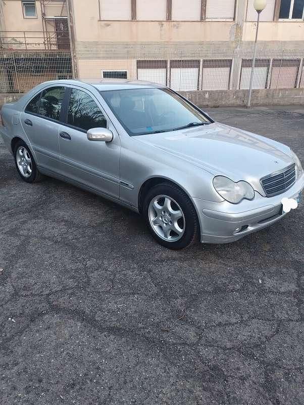 Usata Mercedes C200 Classic 116 CV (85 kW) 2002 Berlina