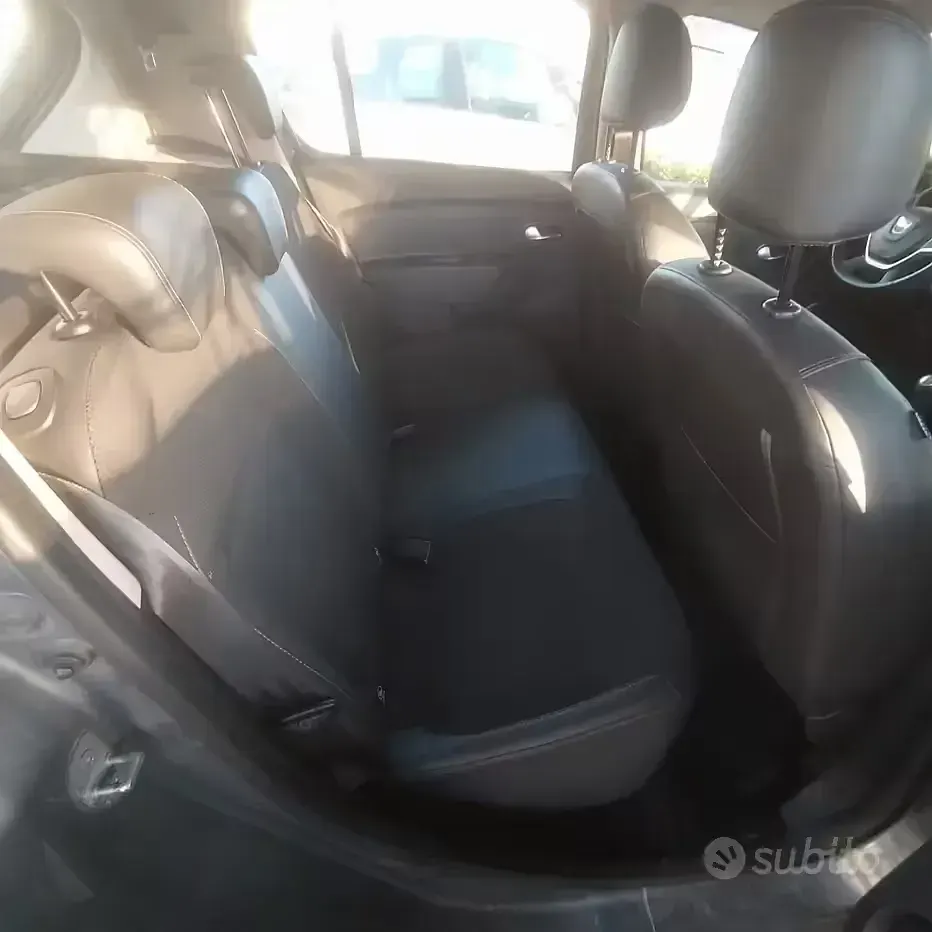 Usata Dacia Sandero Stepway 90 CV (66 kW) 2017 Grigio Berlina