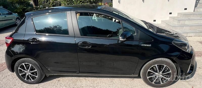 Usata Toyota Yaris Hybrid 73 CV (53 kW) 2019 Nero Utilitaria