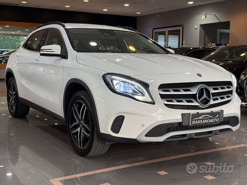 Usata Mercedes GLA200 136 CV (100 kW) 2019 Bianco SUV
