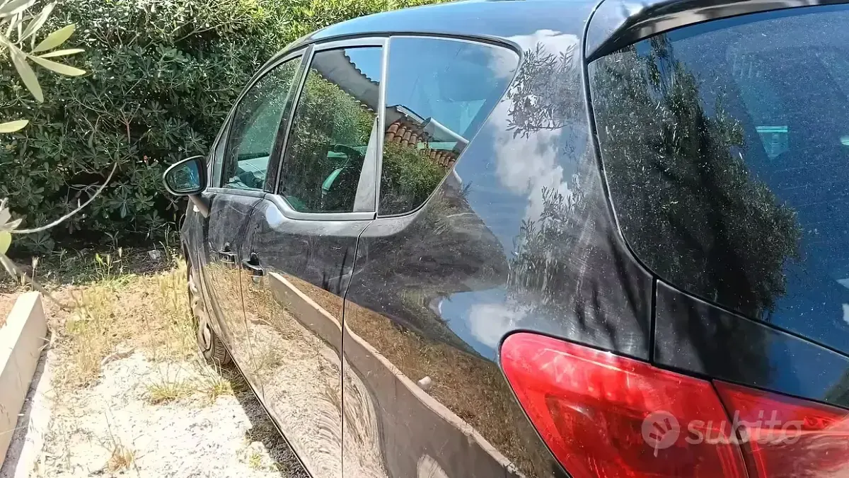 Usata Opel Meriva 95 CV (69 kW) 2011 Monovolume