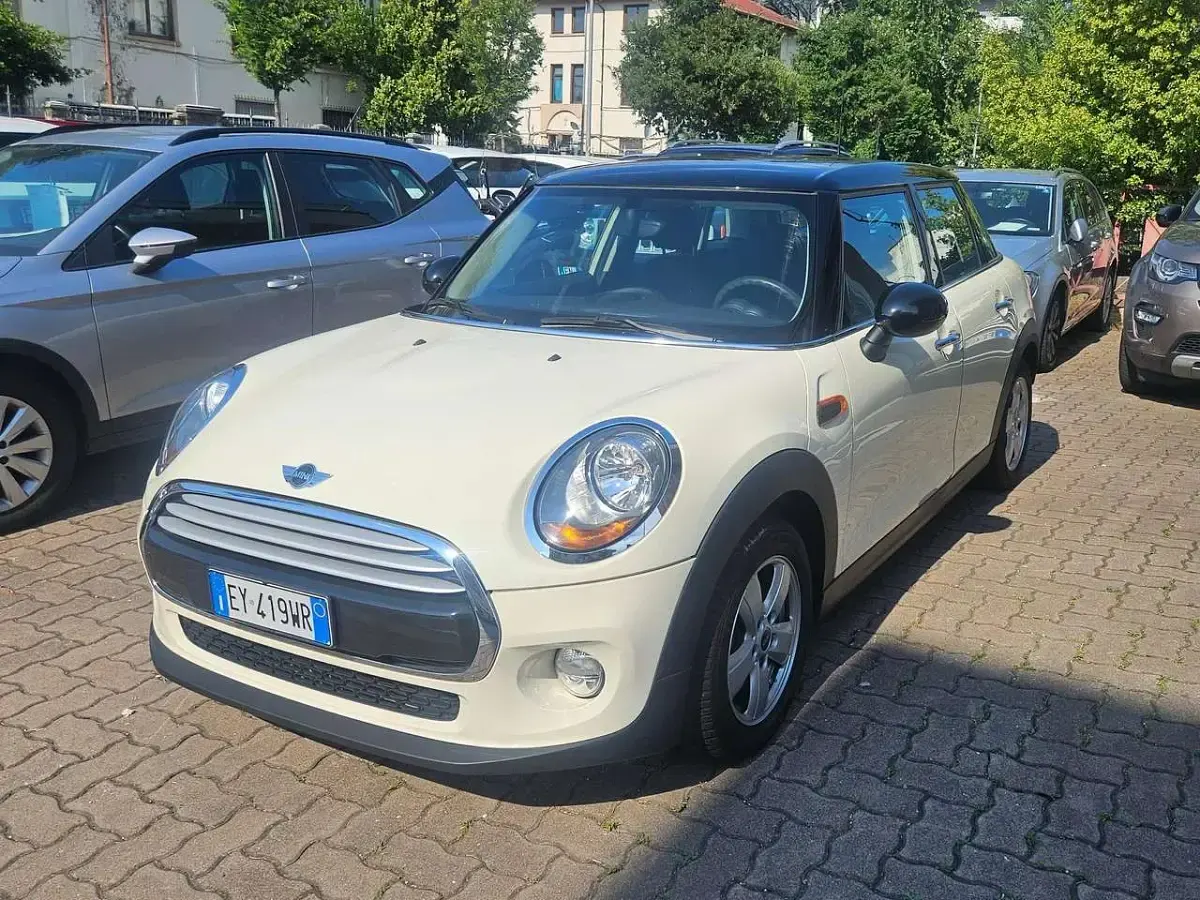 Usata Mini Cooper 136 CV (100 kW) 2015 Beige Utilitaria