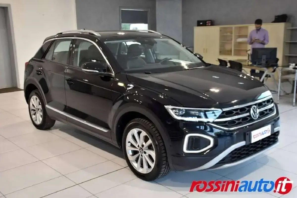 Usata VW T-Roc Style 150 CV (110 kW) 2022 Nero SUV