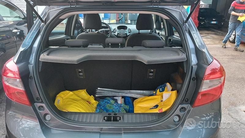 Begagnad Ford Ka Plus 71 HK (52 kW) 2016 Grå Halvkombi