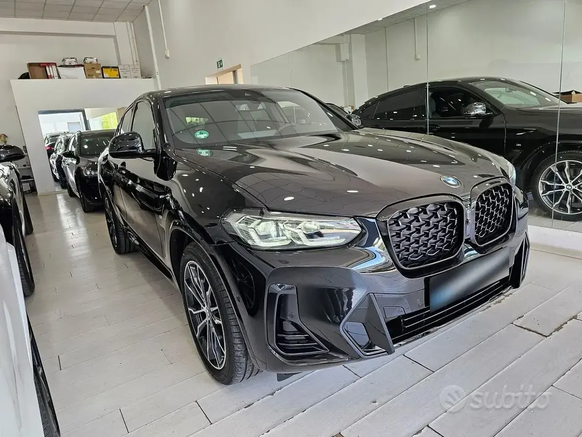 Usata BMW X4 M Sport 190 CV (139 kW) 2024 Sapphire black SUV