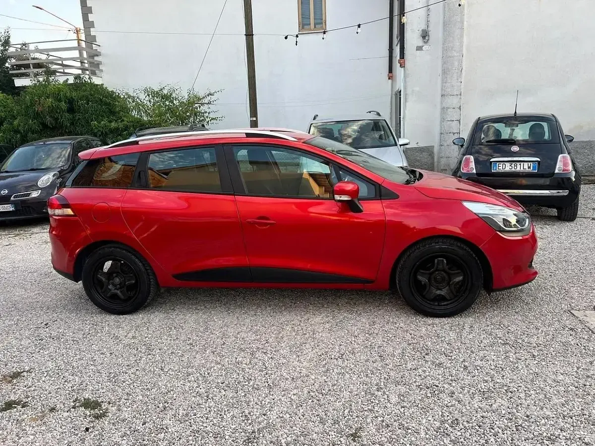 Usata Renault Clio 75 CV (55 kW) 2014 Rosso Station wagon
