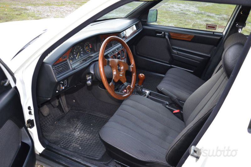 Usata Mercedes 190 122 CV (89 kW) 1985 Bianco Berlina
