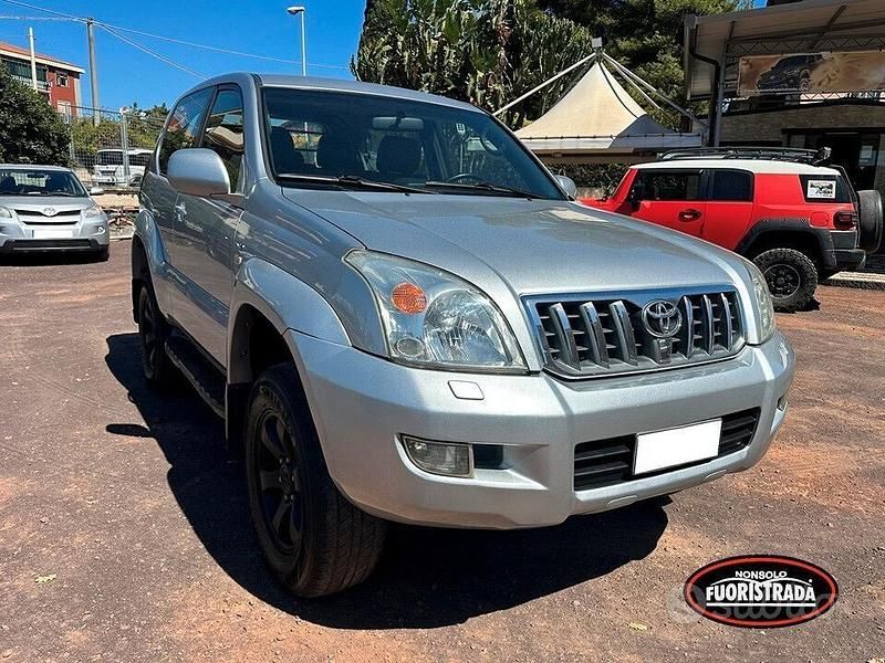 Usata Toyota Land Cruiser 166 CV (122 kW) 2006 Grigio SUV