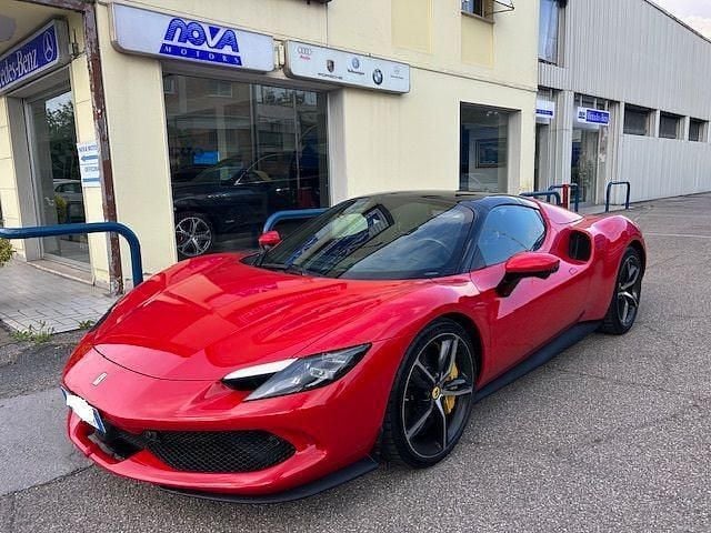 Brugt Ferrari 296 663 HK (487 kW) 2025 Rød Cabriolet