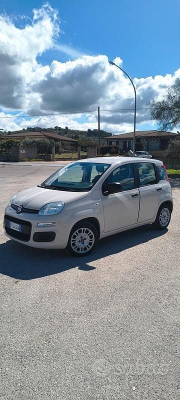 Usata Fiat Panda Lounge 69 CV (50 kW) 2016 Utilitaria