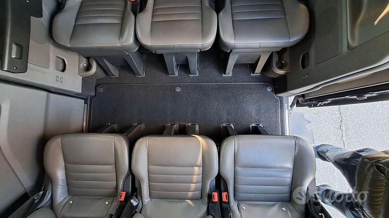 Usata Ford Tourneo 185 CV (136 kW) 2019 Nero Monovolume