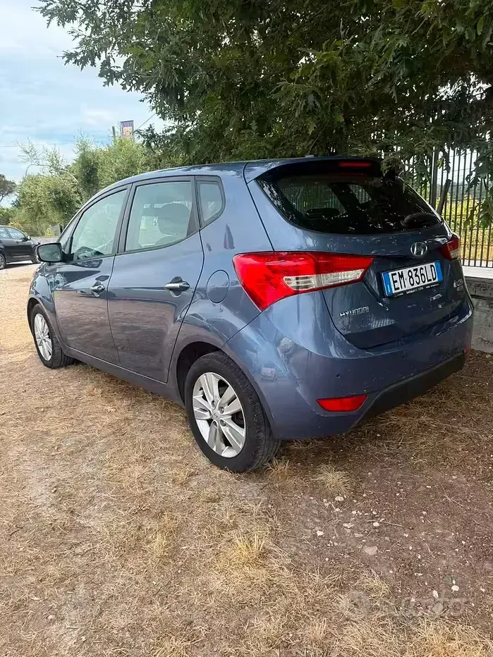Usata Hyundai ix20 Comfort 77 CV (56 kW) 2012 Bluazzurro Utilitaria