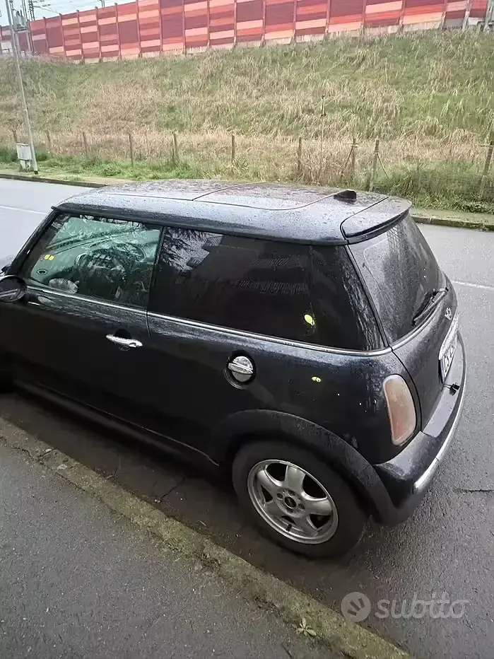Usata Mini ONE 75 CV (55 kW) 2004 Nero Utilitaria