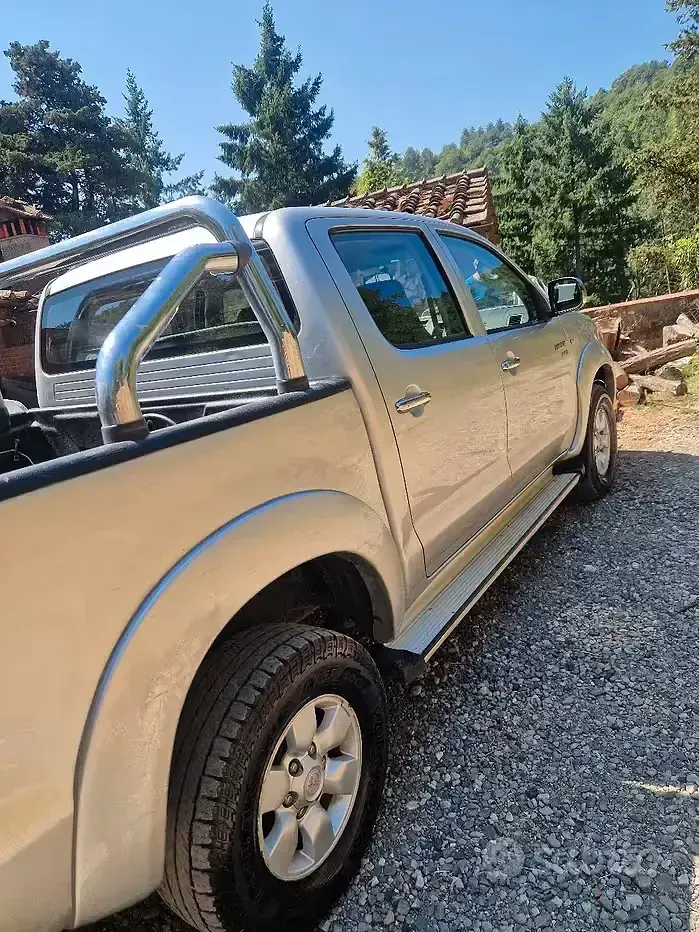 Usata Toyota HiLux 90 CV (66 kW) 2006 Grigio Pick-up