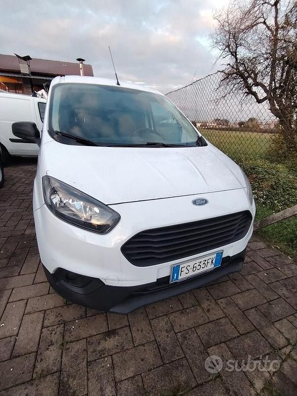 Usata Ford Tourneo Courier 75 CV (55 kW) 2018 Bianco Monovolume