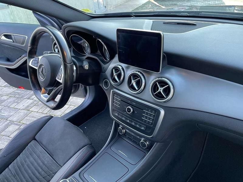Usata Mercedes GLA220 177 CV (130 kW) 2016 Argento SUV