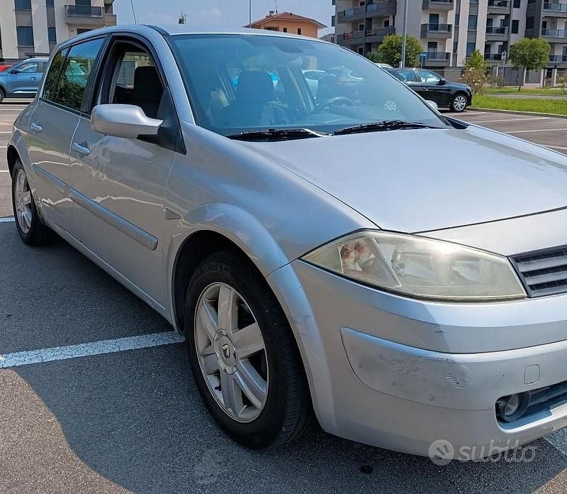 Usata Renault Mégane II 113 CV (83 kW) 2005 Grigio Berlina
