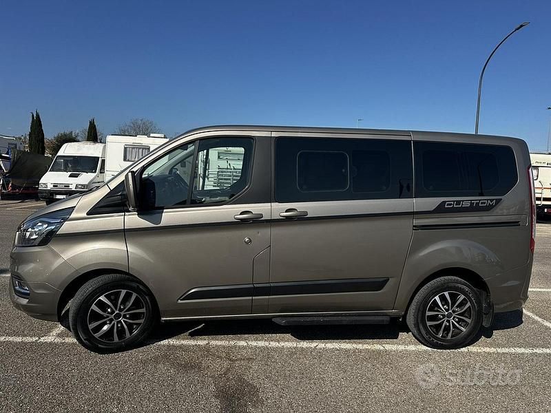 Begagnad Ford Tourneo 170 HK (125 kW) 2019 Brun Minibuss