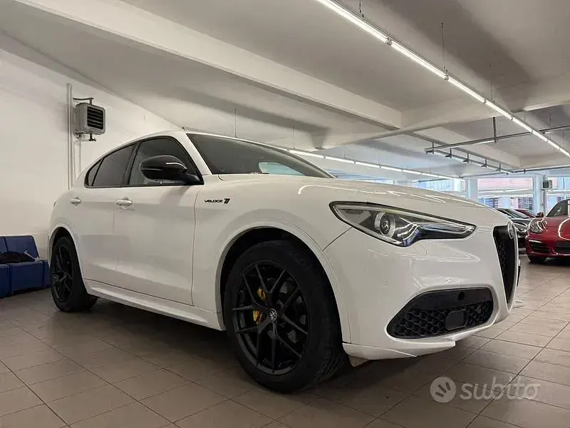 Usata Alfa Romeo Stelvio Veloce 209 CV (153 kW) 2021 Bianco SUV