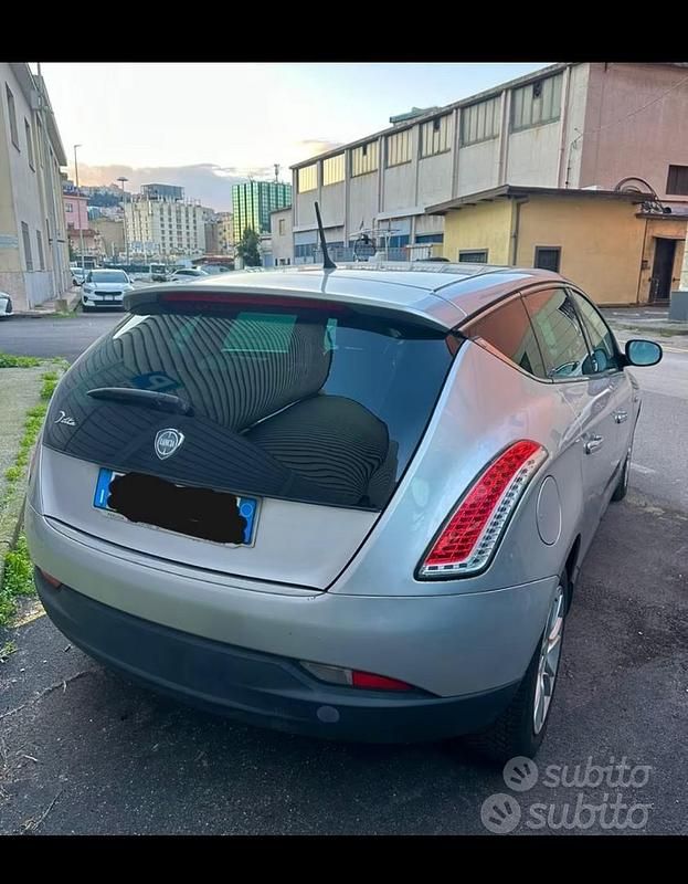 Usata Lancia Delta 163 CV (119 kW) 2010 Grigio Utilitaria