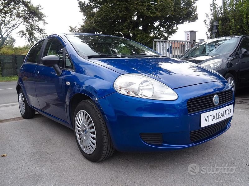 Usata Fiat Grande Punto Active 65 CV (47 kW) 2007 Blu Utilitaria