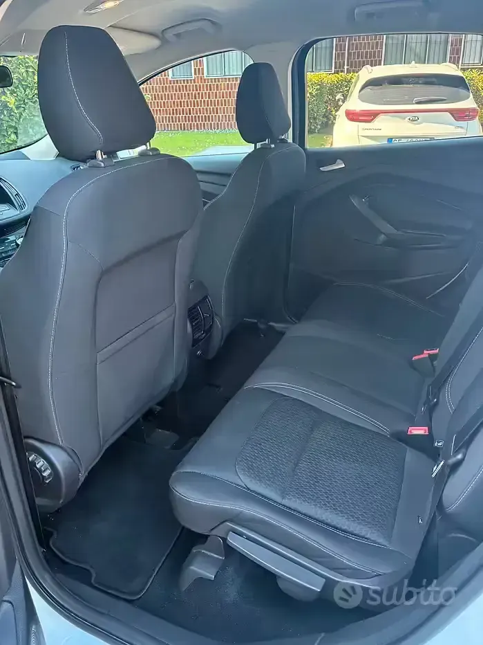 Usata Ford Kuga 120 CV (88 kW) 2019 Bianco SUV