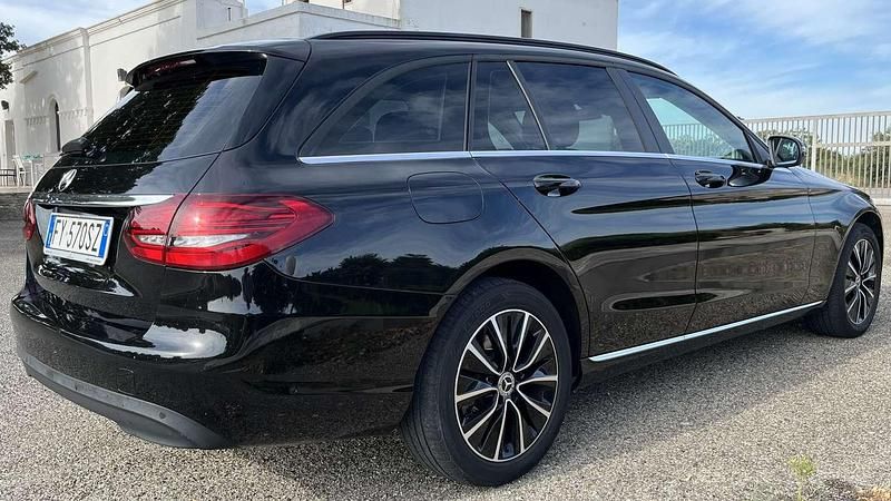 Usata Mercedes C180 Business 122 CV (89 kW) 2019 Nero Station wagon