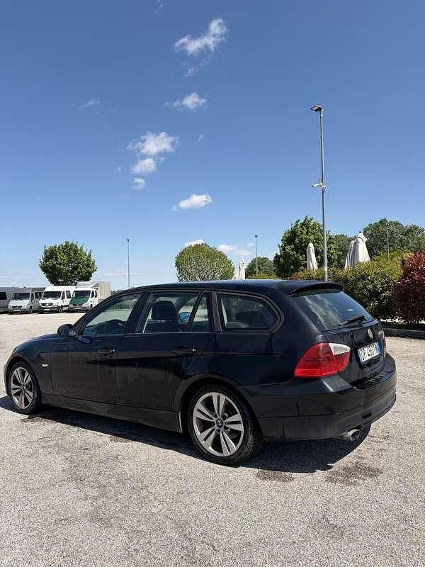 Usata BMW 320 177 CV (130 kW) 2008 Nero Station wagon