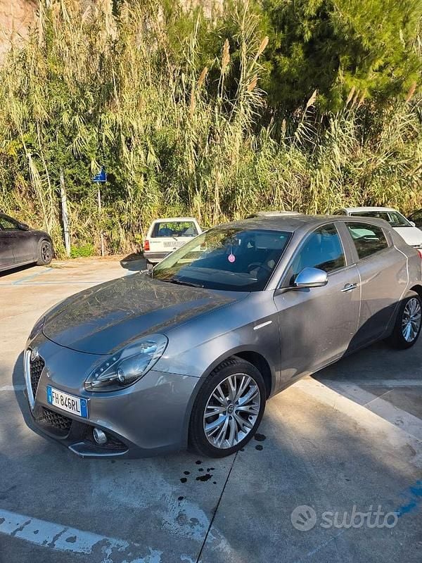 Grigio Usata 2017 Alfa Romeo Giulietta Super Tre volumi | 9500 € (Buon prezzo) - Immagine 1/4