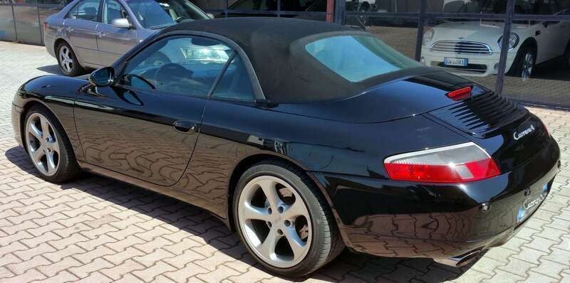 Usata Porsche 911 Carrera 4 Cabriolet 300 CV (220 kW) 2001 Nero Cabrio