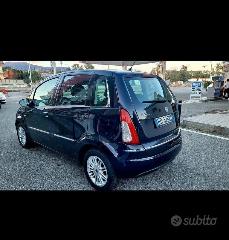 Usata Lancia Musa Platinum 77 CV (56 kW) 2011 Blu Monovolume