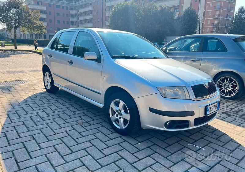 Usata 2006 Skoda Fabia Tre volumi | 3000 € (Cara) - Immagine 1/3