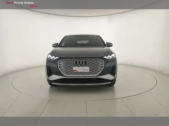 Usata Audi Q4 e-tron S-Line 150 kW (204 CV) 2023 Grigio selce SUV