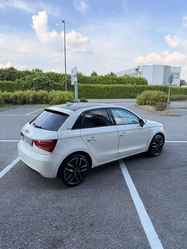Usata Audi A1 Sportback Ambition 86 CV (63 kW) 2012 Utilitaria