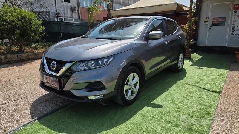 Usata Nissan Qashqai Acenta 116 CV (85 kW) 2020 Grigio SUV