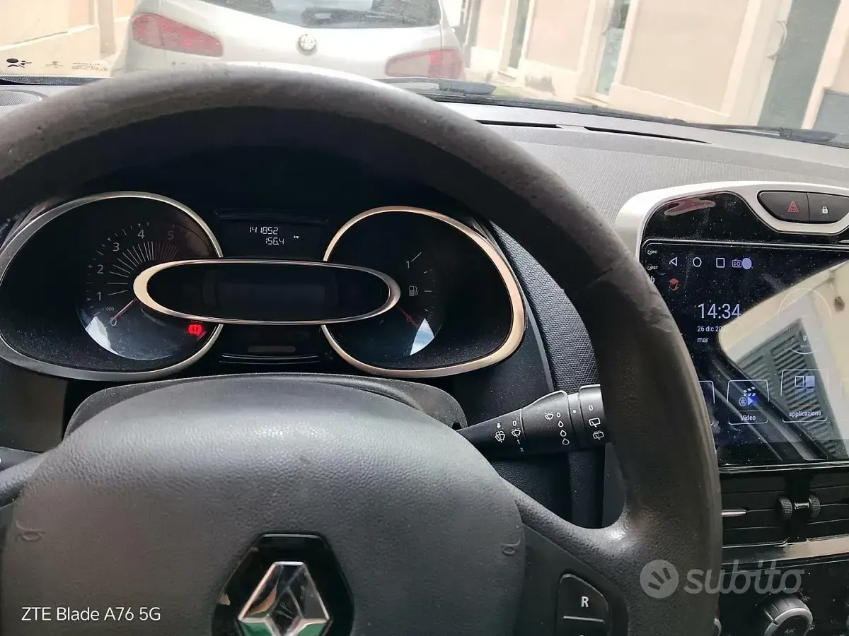 Usata Renault Clio 75 CV (55 kW) 2016 Grigio Berlina