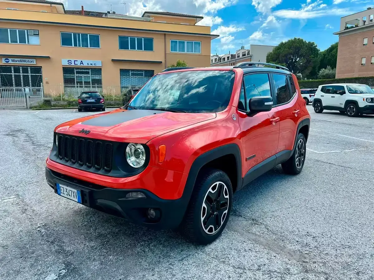 Usata Jeep Renegade Trailhawk 170 CV (125 kW) 2015 Arancione SUV