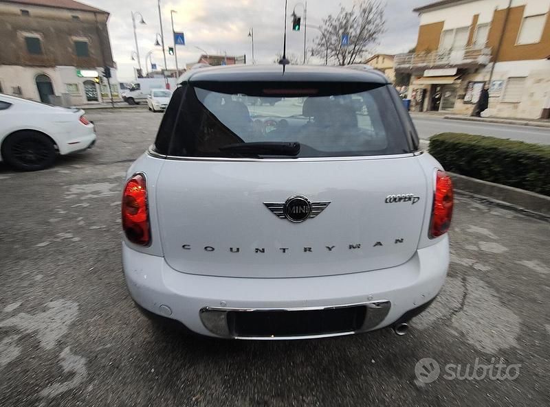 Usado Mini Countryman 111 CV (81 kW) 2016 Blanco SUV
