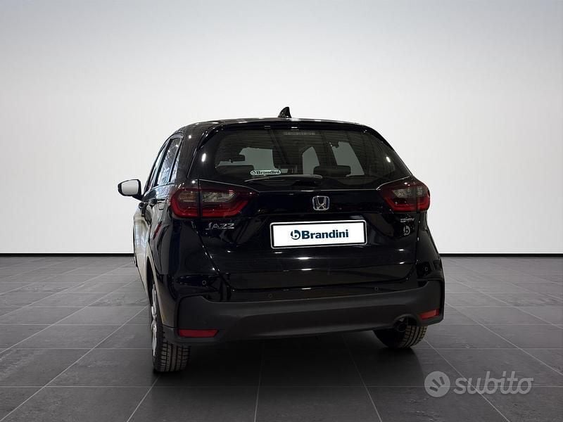 Usata Honda Jazz Elegance 107 CV (78 kW) 2023 Nero met. Utilitaria