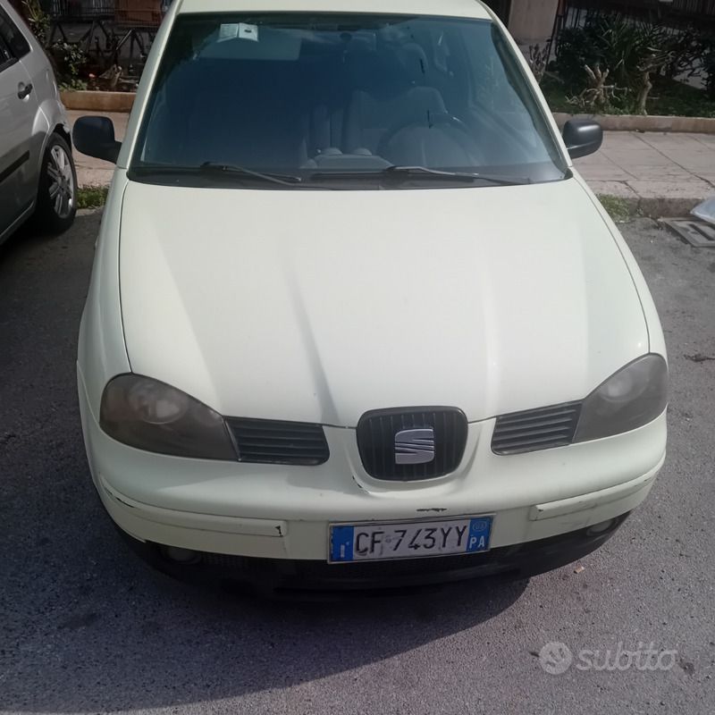 Usata Seat Arosa 50 CV (36 kW) 2004 Giallo Utilitaria