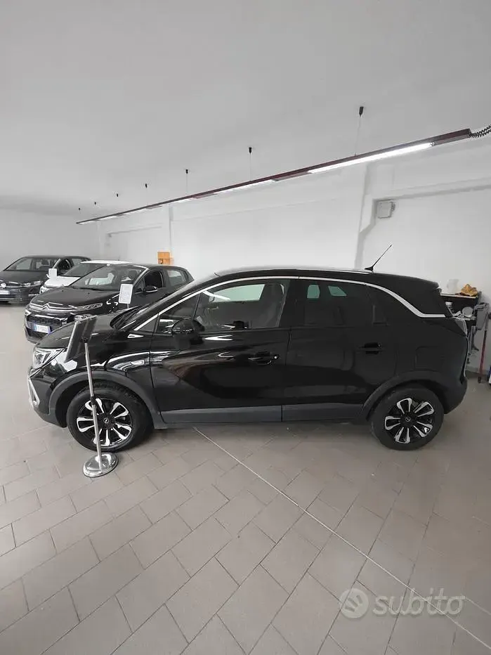 Usata Opel Crossland Elegance 110 CV (80 kW) 2023 Nero SUV